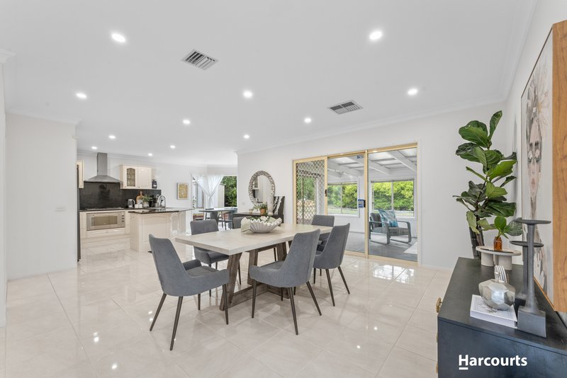 Photo - 3 Brooklyn Bay Close, Rowville VIC 3178 - Image 8