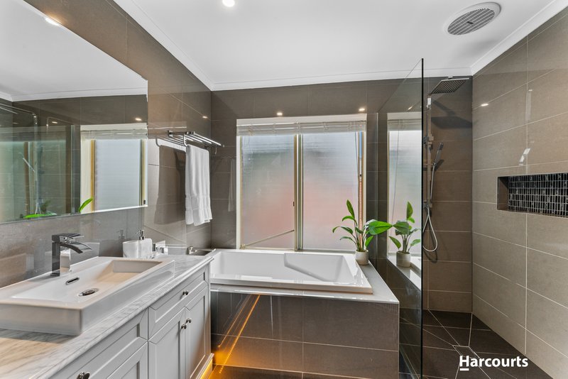 Photo - 3 Brooklyn Bay Close, Rowville VIC 3178 - Image 16