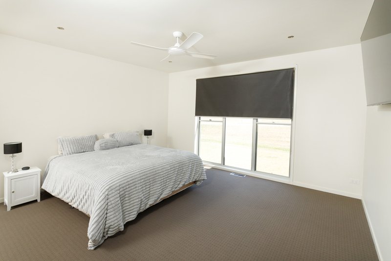 Photo - 3 Brookwater Crescent, Tatura VIC 3616 - Image 12