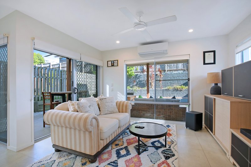 Photo - 3 Brooyar Crescent, Capalaba QLD 4157 - Image 6