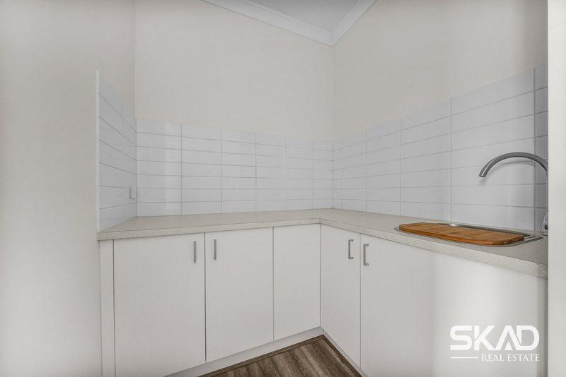 Photo - 3 Brotus Way, Donnybrook VIC 3064 - Image 8