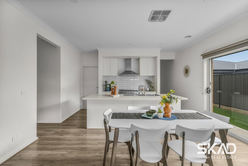 Photo - 3 Brotus Way, Donnybrook VIC 3064 - Image 9