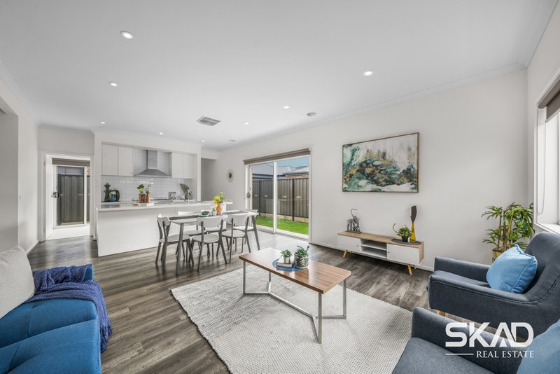 Photo - 3 Brotus Way, Donnybrook VIC 3064 - Image 12