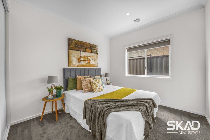 Photo - 3 Brotus Way, Donnybrook VIC 3064 - Image 13