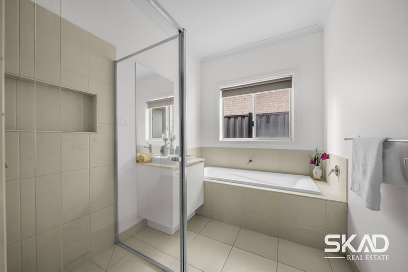 Photo - 3 Brotus Way, Donnybrook VIC 3064 - Image 15