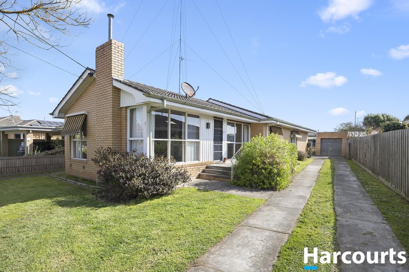 Photo - 3 Browns Parade, Wendouree VIC 3355 - Image 1