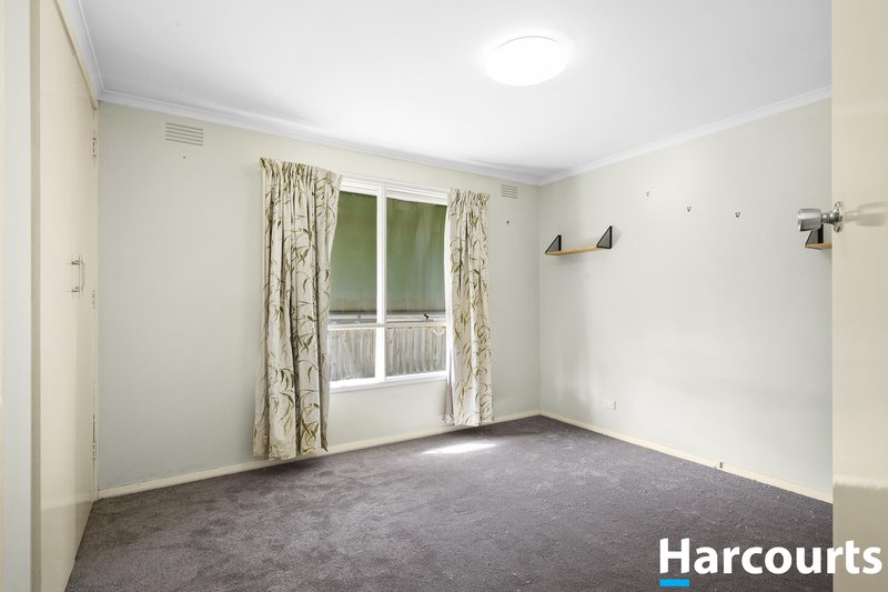Photo - 3 Browns Parade, Wendouree VIC 3355 - Image 8