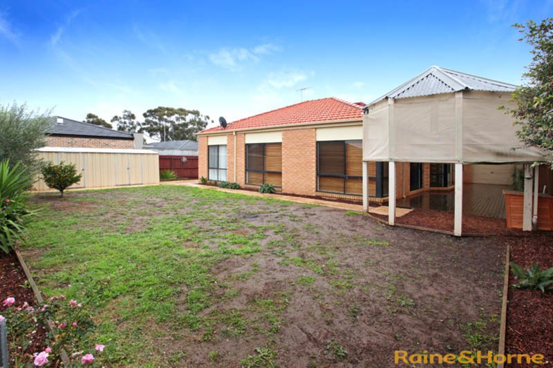 Photo - 3 Brunswick Place, Taylors Hill VIC 3037 - Image 12