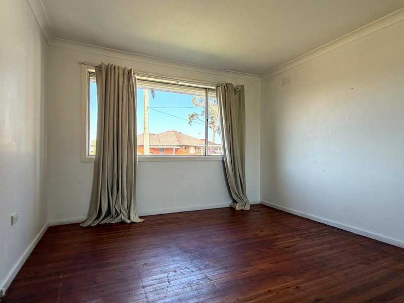 Photo - 3 Bryant Street, Fairfield West NSW 2165 - Image 4