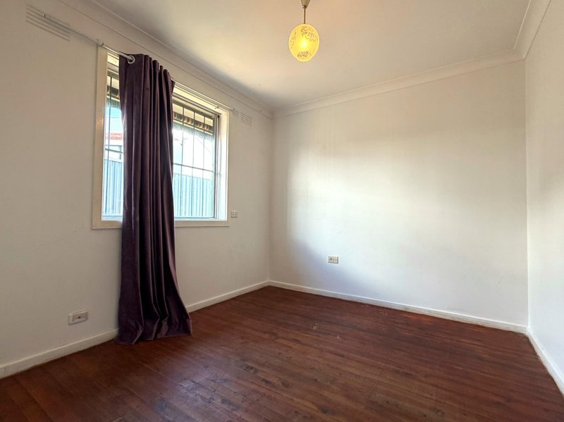 Photo - 3 Bryant Street, Fairfield West NSW 2165 - Image 5