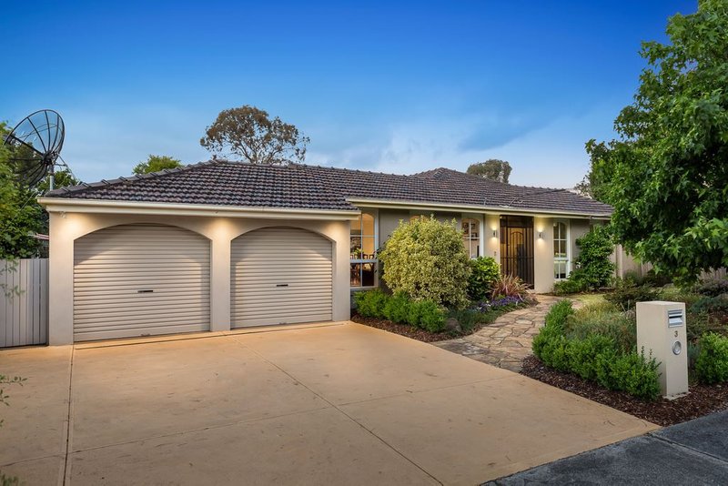 Photo - 3 Brynor Crescent, Glen Waverley VIC 3150 - Image 2