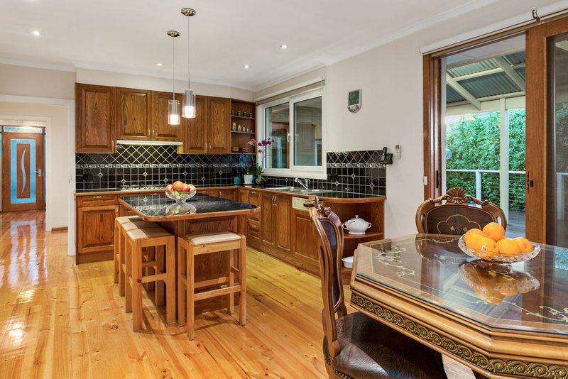 Photo - 3 Brynor Crescent, Glen Waverley VIC 3150 - Image 5