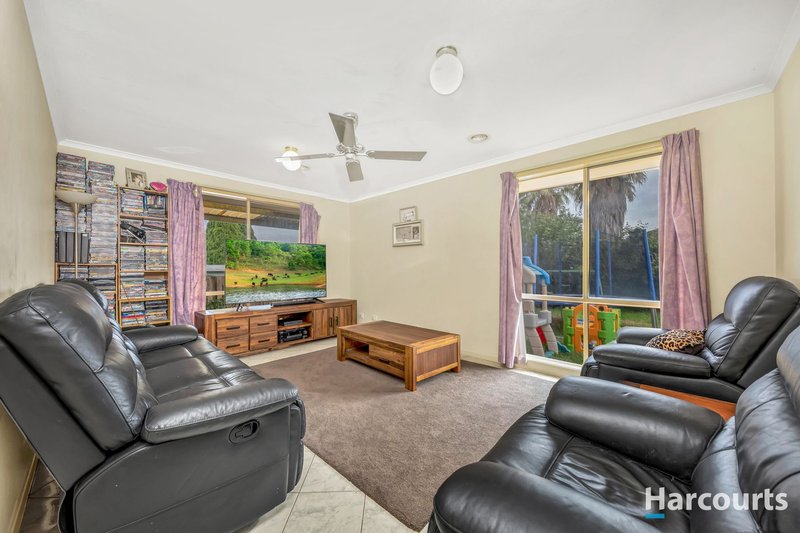 Photo - 3 Buninyong Way, Delahey VIC 3037 - Image 11