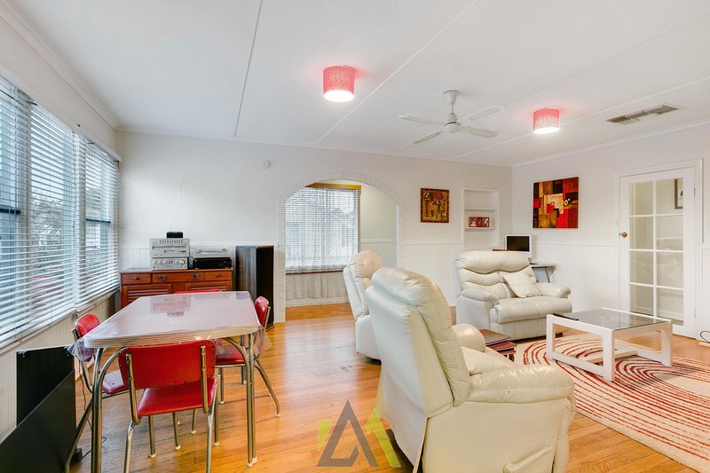 Photo - 3 Burdett Street, Frankston North VIC 3200 - Image 4