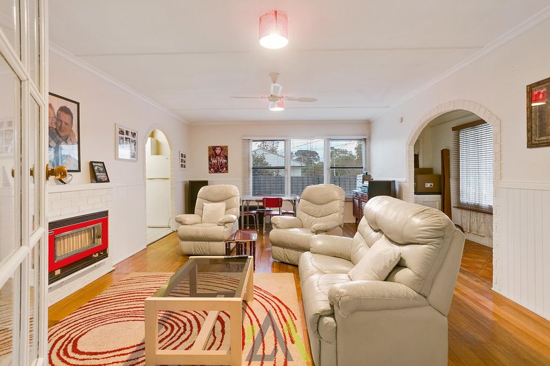 Photo - 3 Burdett Street, Frankston North VIC 3200 - Image 6