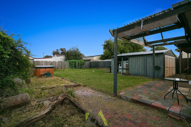 Photo - 3 Burdett Street, Frankston North VIC 3200 - Image 15