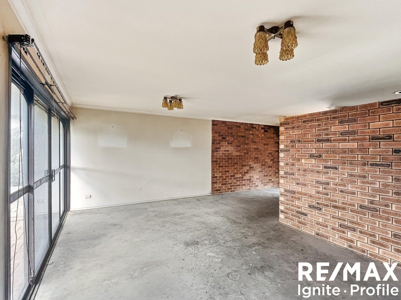 Photo - 3 Burgee Street, Jamboree Heights QLD 4074 - Image 3