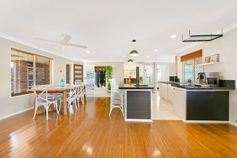 Photo - 3 Burke Crescent, Mudgeeraba QLD 4213 - Image 9