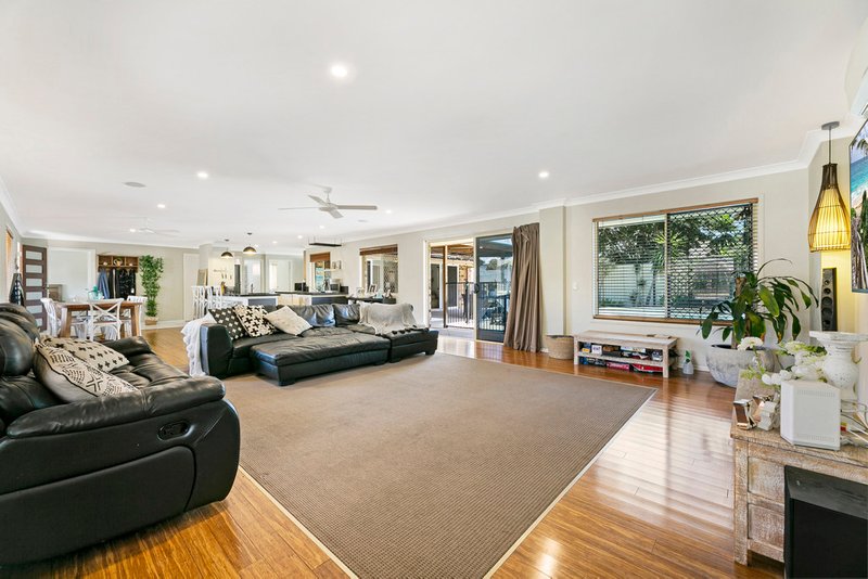 Photo - 3 Burke Crescent, Mudgeeraba QLD 4213 - Image 10