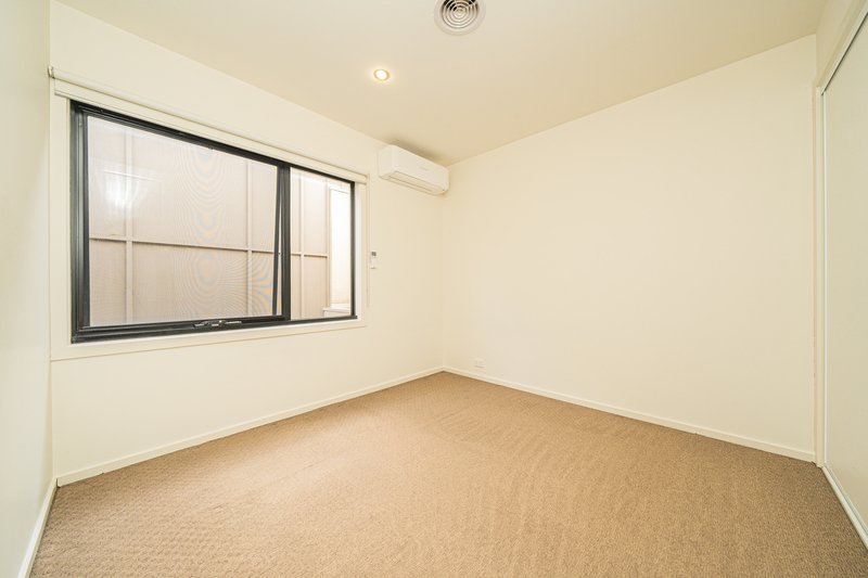 Photo - 3 Burn Nar Look Drive, Burwood VIC 3125 - Image 8