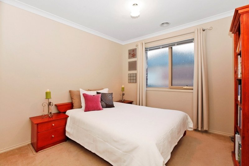 Photo - 3 Burnett Crescent, Reservoir VIC 3073 - Image 10