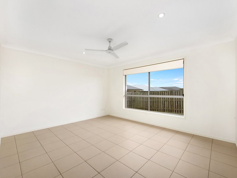 Photo - 3 Byfield Street, Pimpama QLD 4209 - Image 8