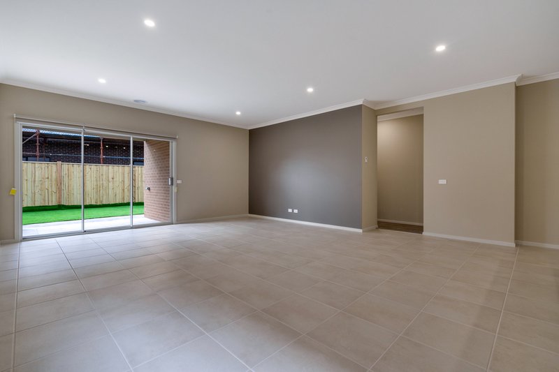 Photo - 3 Caddy Way, Beveridge VIC 3753 - Image 4