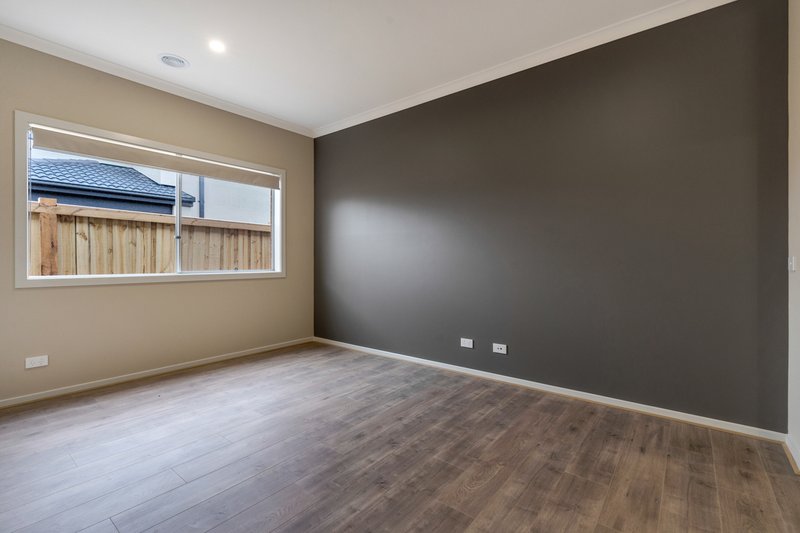 Photo - 3 Caddy Way, Beveridge VIC 3753 - Image 5
