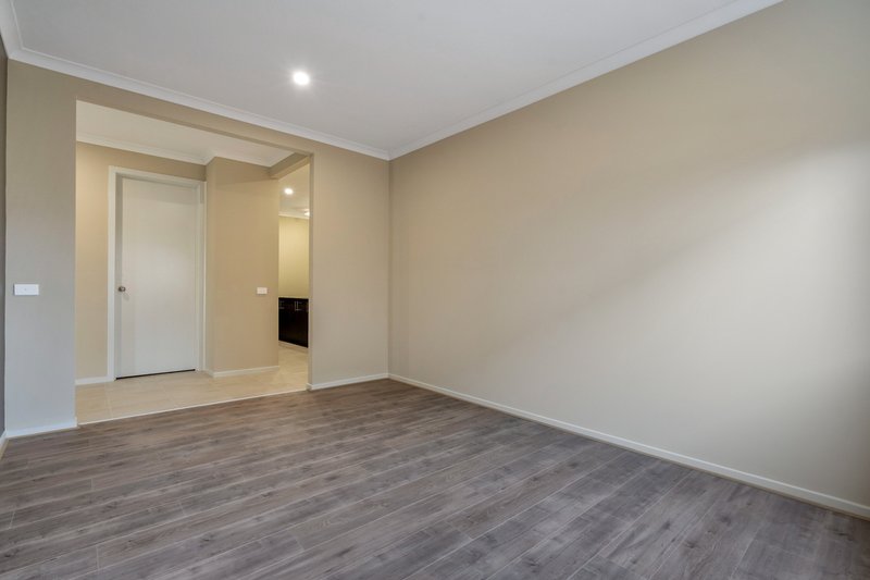 Photo - 3 Caddy Way, Beveridge VIC 3753 - Image 6