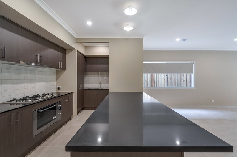 Photo - 3 Caddy Way, Beveridge VIC 3753 - Image 8