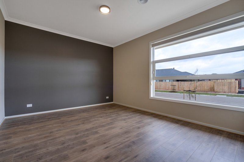 Photo - 3 Caddy Way, Beveridge VIC 3753 - Image 11
