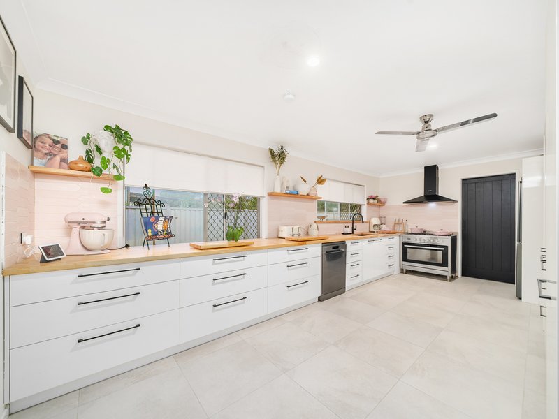 Photo - 3 Cadiz Court, Bray Park QLD 4500 - Image 4