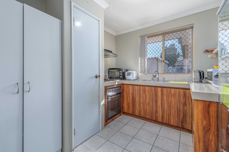 Photo - 3 Caliso Court, Warnbro WA 6169 - Image 6