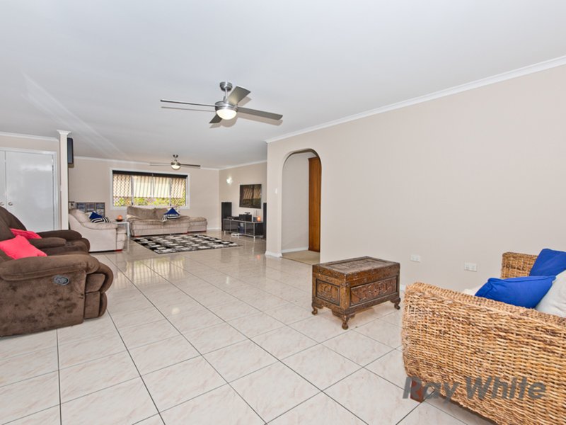 Photo - 3 Camarsh Drive, Murrumba Downs QLD 4503 - Image 8