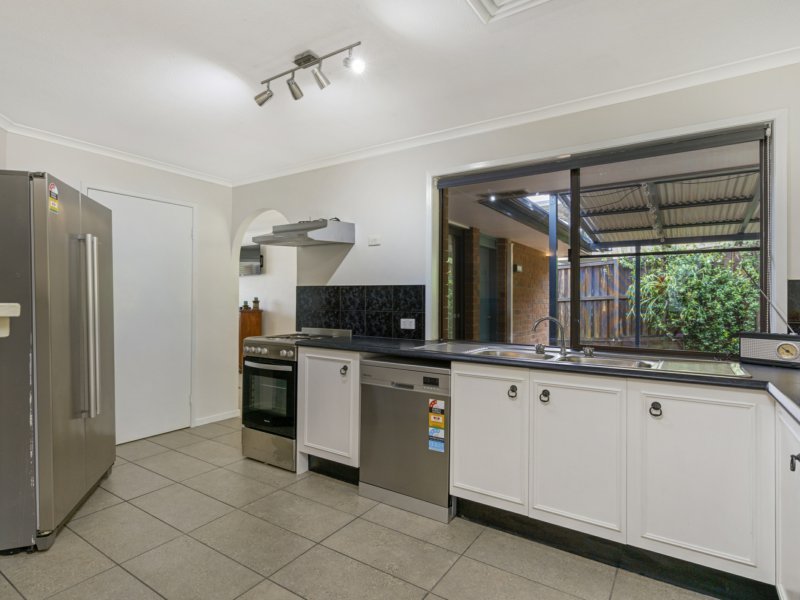 Photo - 3 Cambridge Court, Carrara QLD 4211 - Image 8