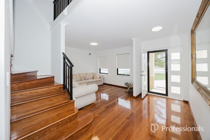 Photo - 3 Camden Glade, Mindarie WA 6030 - Image 8