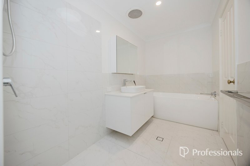 Photo - 3 Camden Glade, Mindarie WA 6030 - Image 20