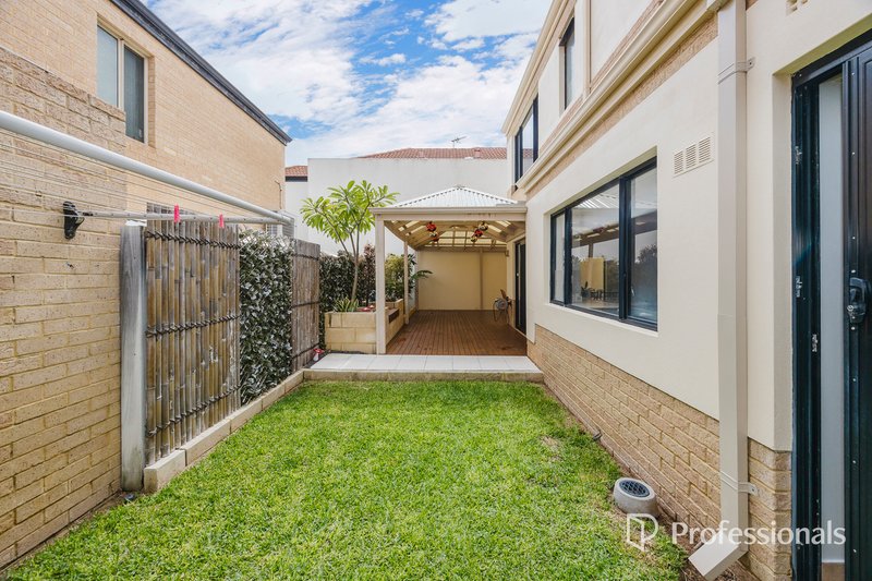 Photo - 3 Camden Glade, Mindarie WA 6030 - Image 26