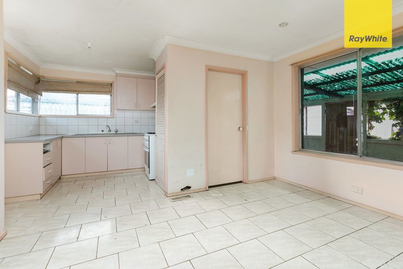 Photo - 3 Camelia Street, Kings Park VIC 3021 - Image 3