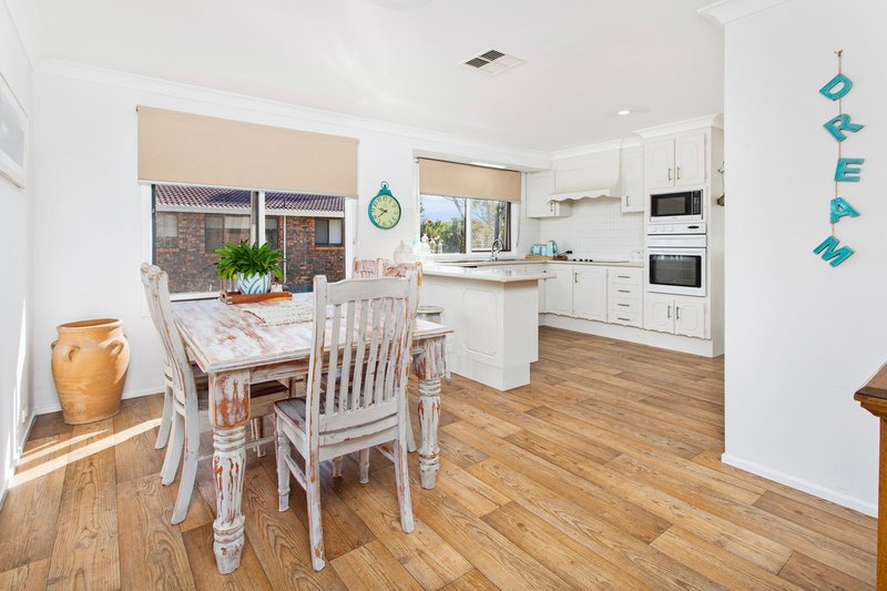 Photo - 3 Cameron Crescent, Kiama Downs NSW 2533 - Image 3