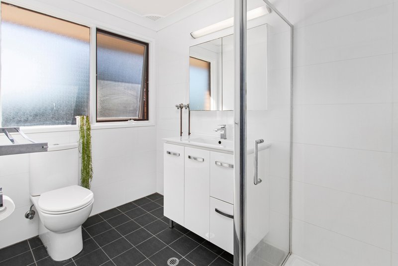 Photo - 3 Cameron Crescent, Kiama Downs NSW 2533 - Image 9