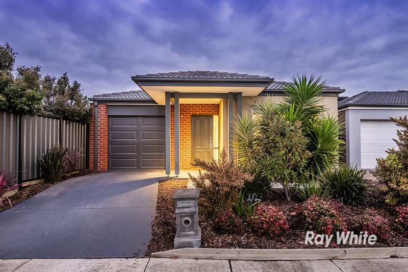 3 Camolina Way, Clyde North VIC 3978