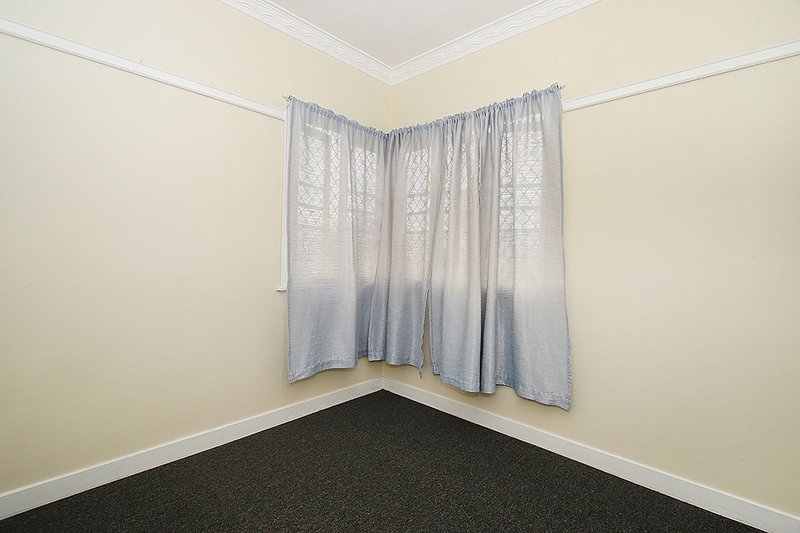 Photo - 3 Campbell Street, Woodend QLD 4305 - Image 13