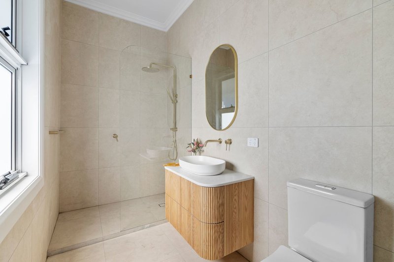 Photo - 3 Campbell Terrace, Wavell Heights QLD 4012 - Image 5