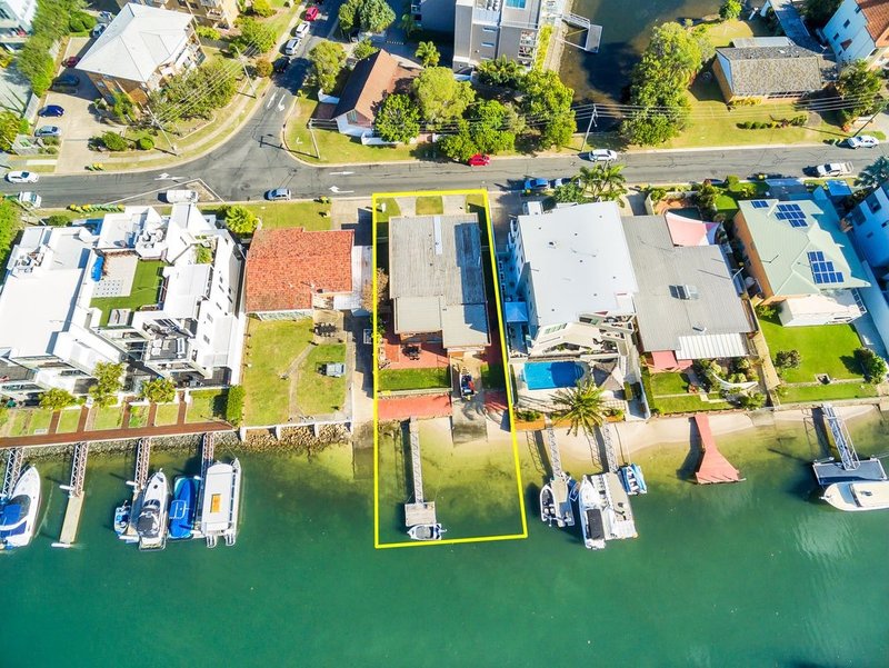 3 Canal Avenue, Runaway Bay QLD 4216