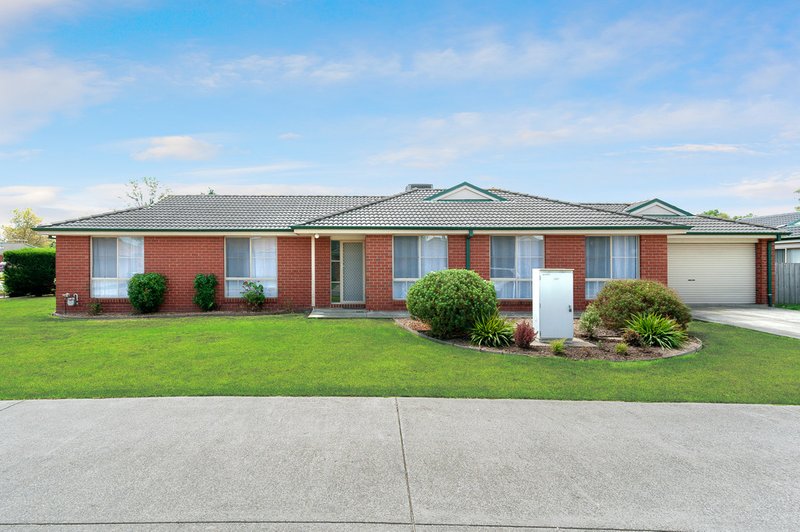 Photo - 3 Capri Court, Pakenham VIC 3810 - Image 2