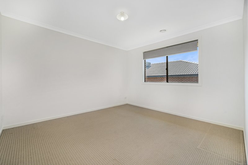 Photo - 3 Carambola Place, Berwick VIC 3806 - Image 13