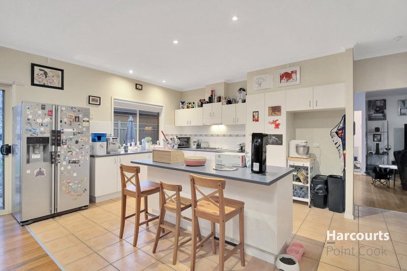 Photo - 3 Caribou Place, Point Cook VIC 3030 - Image 10