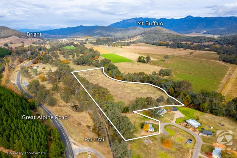 Photo - 3 Carlassare Court, Myrtleford VIC 3737 - Image 1