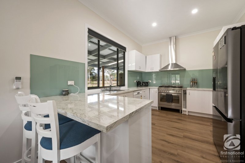 Photo - 3 Carlassare Court, Myrtleford VIC 3737 - Image 3